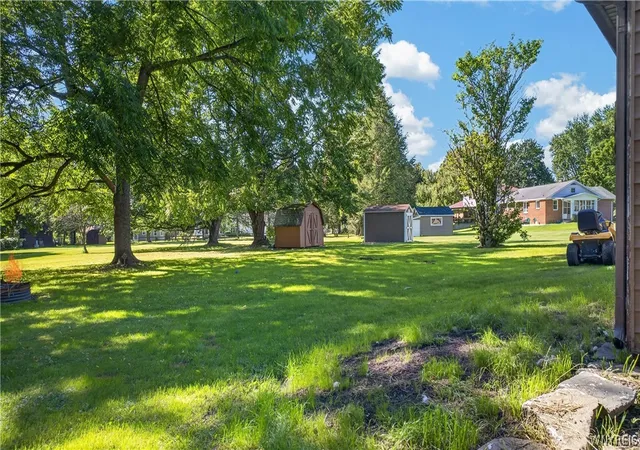 Photo 3 of Single family home for sale at 7284 Woodland Dr, Hamburg, NY 14075 | MLS# B1714230 | Listing updated on 2026-09-14
