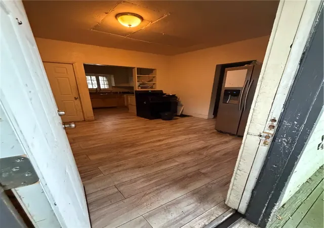 Photo 4 of Single family home for sale at 861 Smith St, Rochester, NY 14606 | MLS# R1714002 | Listing updated on 2026-09-14