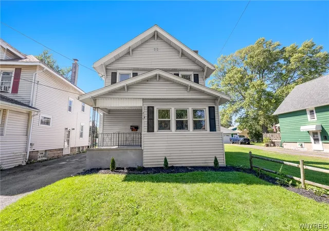 Photo 1 of Single family home for sale at 216 79th Street, Niagara Falls, NY 14304 | MLS# B1714538 | Listing updated on 2026-09-14