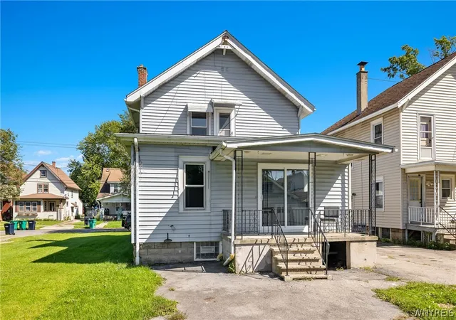 Photo 4 of Single family home for sale at 216 79th Street, Niagara Falls, NY 14304 | MLS# B1714538 | Listing updated on 2026-09-14