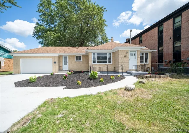 Photo 2 of Single family home for sale at 577 Delaware St, Tonawanda, NY 14150 | MLS# B1714569 | Listing updated on 2026-09-14