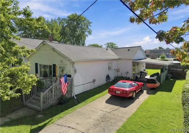Photo 2 of Single family home for sale at 571 Adam St, Tonawanda, NY 14150 | MLS# B1714187 | Listing updated on 2026-09-19