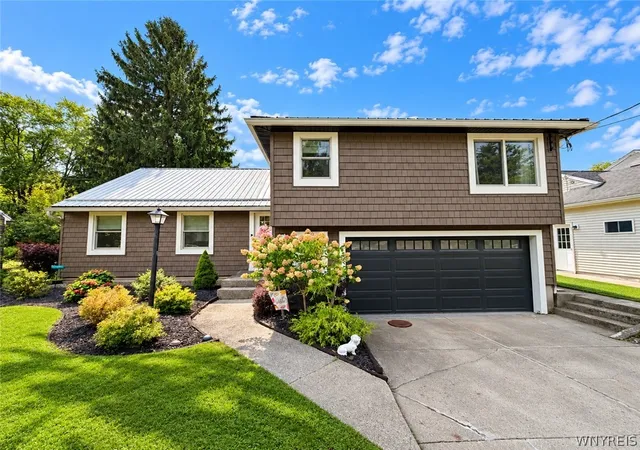 Photo 2 of Single family home for sale at 29 Parkside Ave, Hamburg, NY 14075 | MLS# B1713851 | Listing updated on 2026-09-14