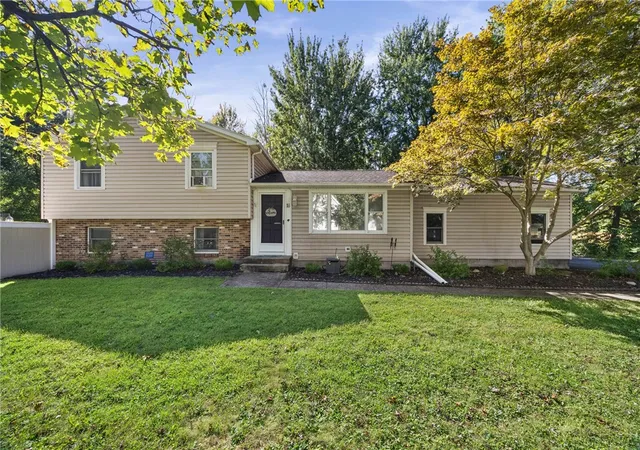 Photo 1 of Single family home for sale at 18 Burton St, Clyde, NY 14433 | MLS# R1713472 | Listing updated on 2026-09-14