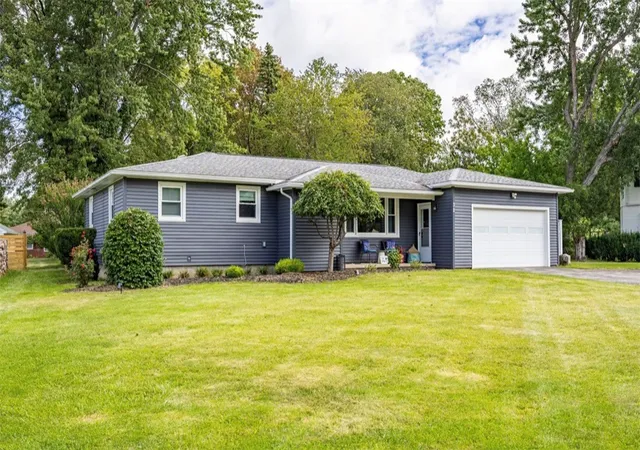 Photo 1 of Single family home for sale at 32 Kaywood Dr, Rochester, NY 14626 | MLS# R1713952 | Listing updated on 2026-09-14