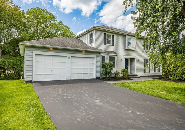 Photo 1 of Single family home for sale at 36 Pebble Crk Ln, Pittsford, NY 14534 | MLS# R1714546 | Listing updated on 2026-09-14