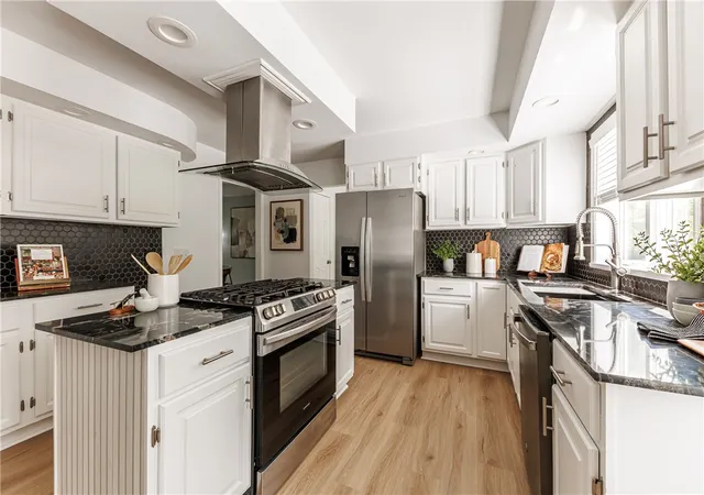 Photo 3 of Single family home for sale at 36 Pebble Crk Ln, Pittsford, NY 14534 | MLS# R1714546 | Listing updated on 2026-09-14