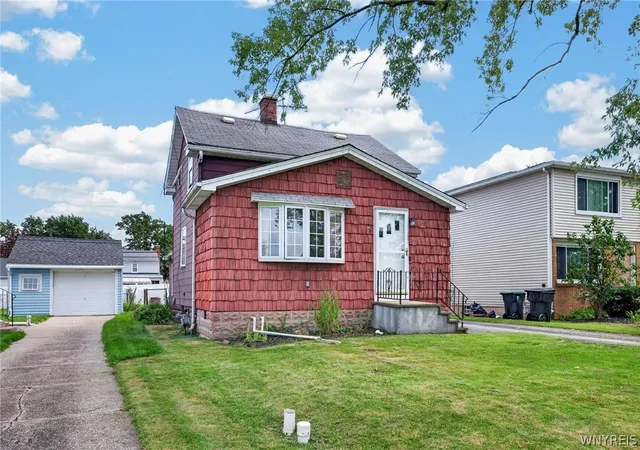 Photo 2 of Single family home for sale at 2007 Colvin Blvd, Tonawanda, NY 14150 | MLS# B1714600 | Listing updated on 2026-09-14