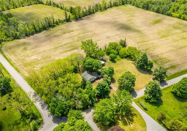 Photo 2 of Single family home for sale at 17156 Ladue Rd, Holley, NY 14470 | MLS# R1714673 | Listing updated on 2026-09-15