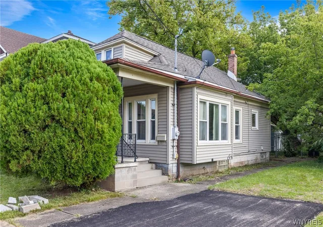 Photo 2 of Single family home for sale at 1415 Byrd Ave, Niagara Falls, NY 14303 | MLS# B1714205 | Listing updated on 2026-09-14