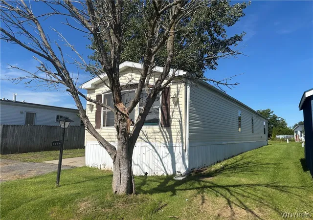 Photo 2 of Manufactured home for sale at 1256 Ridgewood Dr, Lockport, NY 14094 | MLS# B1714602 | Listing updated on 2026-09-15