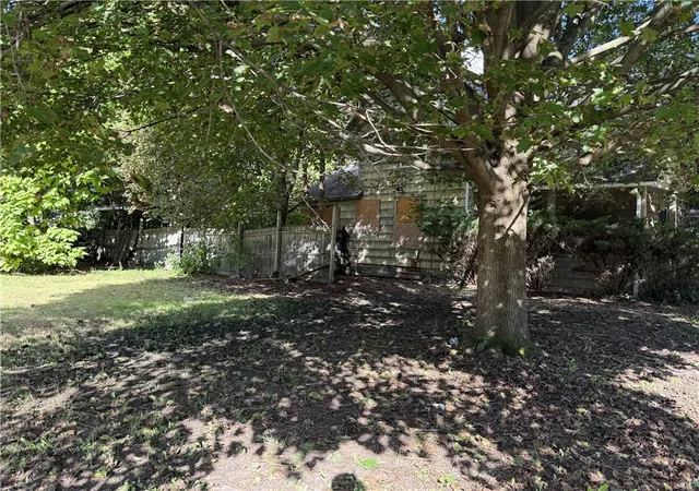 Photo 3 of Single family home for sale at 406 Jefferson St, Elmira, NY 14904 | MLS# R1714692 | Listing updated on 2026-09-14