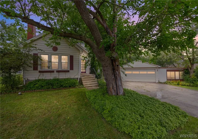 Photo 4 of Single family home for sale at 2633 Greenfield Ave, Hamburg, NY 14075 | MLS# B1714677 | Listing updated on 2026-09-14