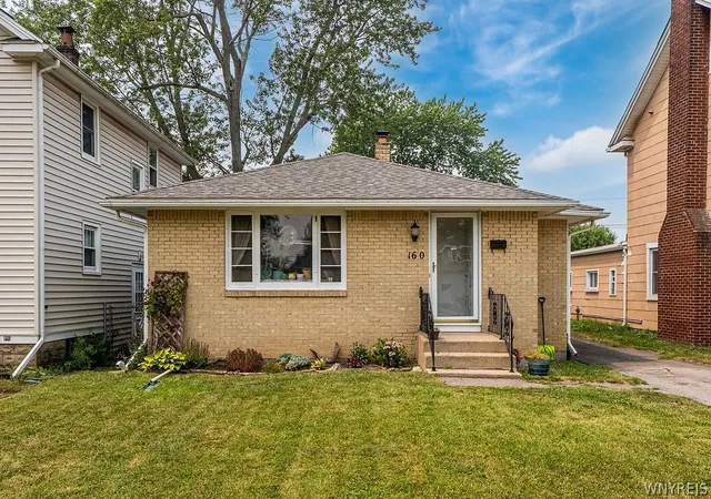 Single family home for sale at 160 Parkhurst Blvd, Buffalo, NY 14223 | MLS# B1714734