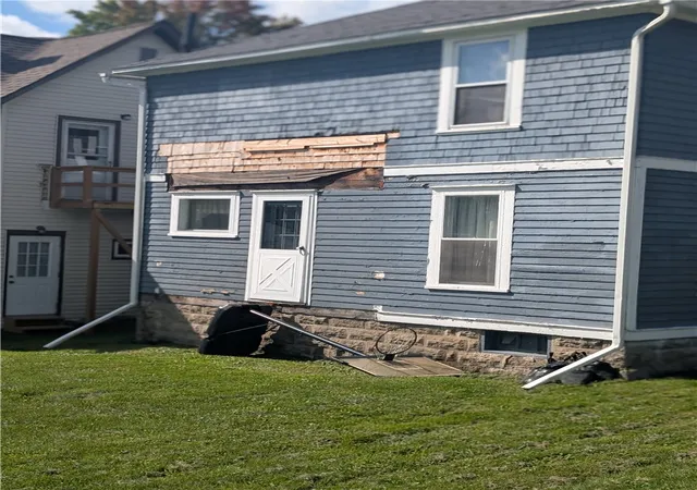 Photo 3 of Single family home for sale at 260 Sly Ave, Corning, NY 14830 | MLS# R1714732 | Listing updated on 2026-09-14