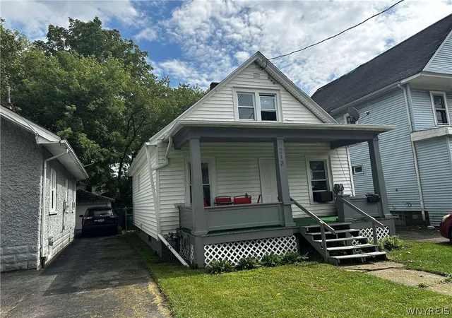 Photo 2 of Single family home for sale at 213 77th Street, Niagara Falls, NY 14304 | MLS# B1714613 | Listing updated on 2026-09-14