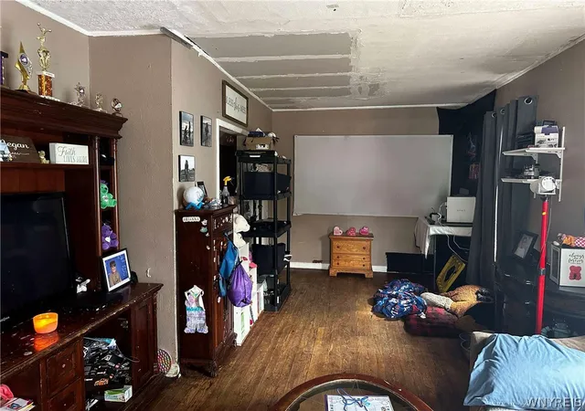 Photo 3 of Single family home for sale at 213 77th Street, Niagara Falls, NY 14304 | MLS# B1714613 | Listing updated on 2026-09-14