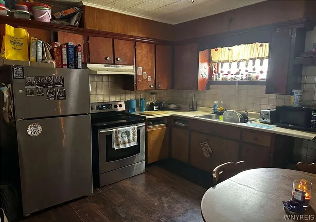 Photo 3 of Single family home for sale at 213 77th Street, Niagara Falls, NY 14304 | MLS# B1714613 | Listing updated on 2026-09-14
