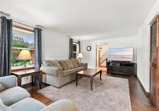 Photo 3 of Single family home for sale at 11 Old Orchard Ln, Orchard Park, NY 14127 | MLS# B1714412 | Listing updated on 2026-09-14