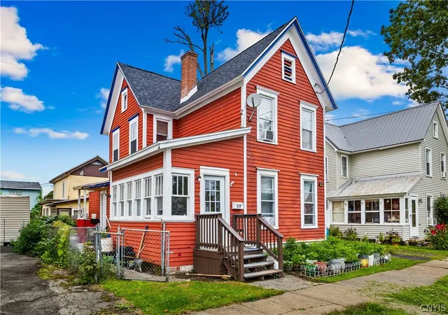 Photo 1 of Single family home for sale at 517 Roberts St, Rome, NY 13440 | MLS# S1714307 | Listing updated on 2026-09-15