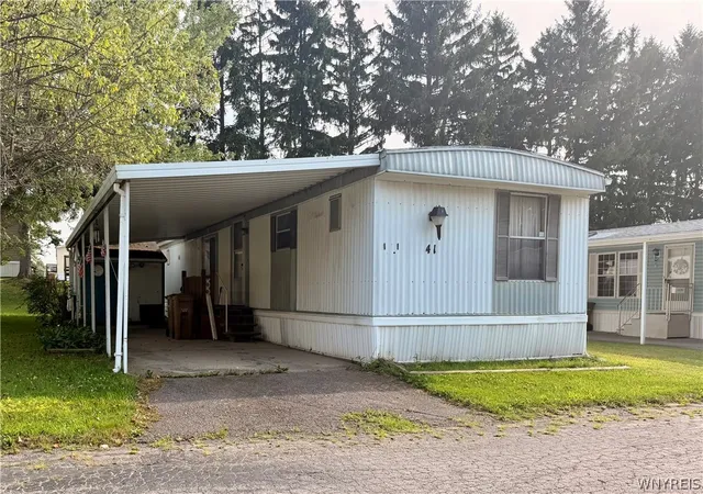 Photo 1 of Manufactured home for sale at 41 Jenny Ct, Buffalo, NY 14225 | MLS# B1707164 | Listing updated on 2026-09-15