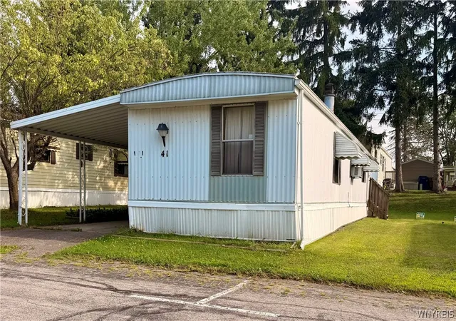 Photo 2 of Manufactured home for sale at 41 Jenny Ct, Buffalo, NY 14225 | MLS# B1707164 | Listing updated on 2026-09-15