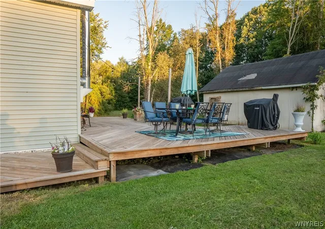 Photo 3 of Single family home for sale at 4914 Shadigee Rd, Newfane, NY 14108 | MLS# B1714418 | Listing updated on 2026-09-16