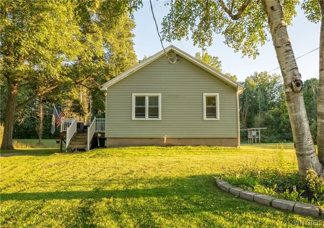 Photo 4 of Single family home for sale at 4914 Shadigee Rd, Newfane, NY 14108 | MLS# B1714418 | Listing updated on 2026-09-16