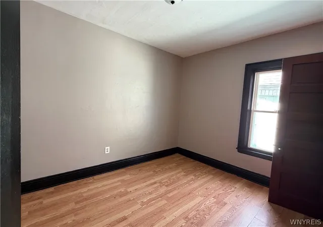 Listing Photo 4 - Condo for sale in building located at 1101 Tonawanda St, Buffalo, NY 14207