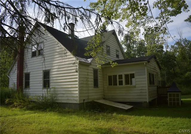 Photo 3 of Single family home for sale at 8928 Oswego Rd, Baldwinsville, NY 13027 | MLS# S1711241 | Listing updated on 2026-09-15