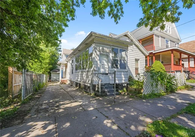 Photo 2 of Multi family home for sale at 1317 Butternut St, Syracuse, NY 13208 | MLS# S1714295 | Listing updated on 2026-09-15