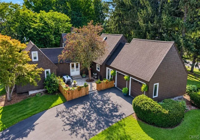 Photo 1 of Single family home for sale at 6070 Hiller Dr, Cicero, NY 13039 | MLS# S1714069 | Listing updated on 2026-09-16