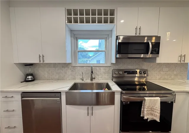 Photo 3 of Single family home for sale at 10 Pleasant Ave, Oneonta, NY 13820 | MLS# R1714848 | Listing updated on 2026-09-15