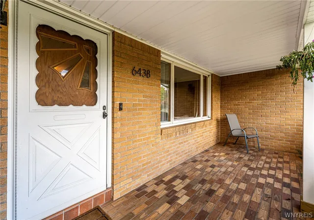 Photo 3 of Single family home for sale at 6438 Engel Dr, Hamburg, NY 14075 | MLS# B1714869 | Listing updated on 2026-09-15