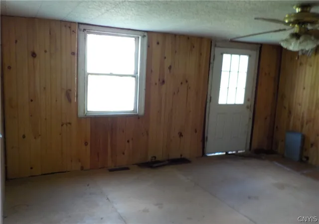 Photo 3 of Sale Pending at 8121 Dog Harbor Rd, Baldwinsville, NY 13027 | MLS# S1714885 | Listing updated on 2026-09-15