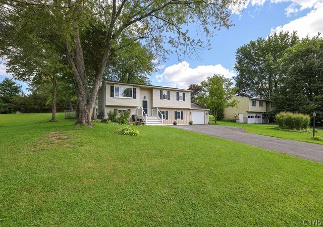 Photo 3 of Single family home for sale at 4636 Goldrush Dr, Marcellus, NY 13108 | MLS# S1714051 | Listing updated on 2026-09-15