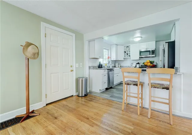 Photo 3 of Single family home for sale at 100 Meadowbrook Rd, Rochester, NY 14620 | MLS# R1713720 | Listing updated on 2026-09-16