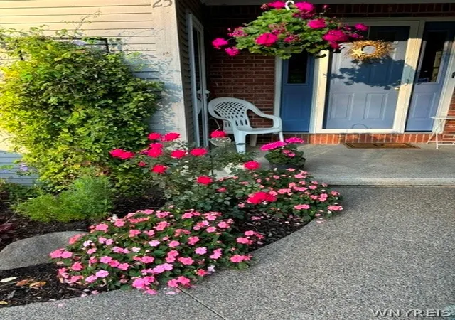 Photo 3 of Single family home for sale at 25 Timberlake Dr, Orchard Park, NY 14127 | MLS# B1711552 | Listing updated on 2026-09-15