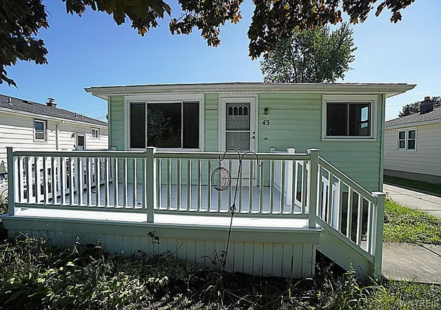 Photo 2 of Single family home for sale at 43 Ruhl Ave, Buffalo, NY 14207 | MLS# B1713678 | Listing updated on 2026-09-16