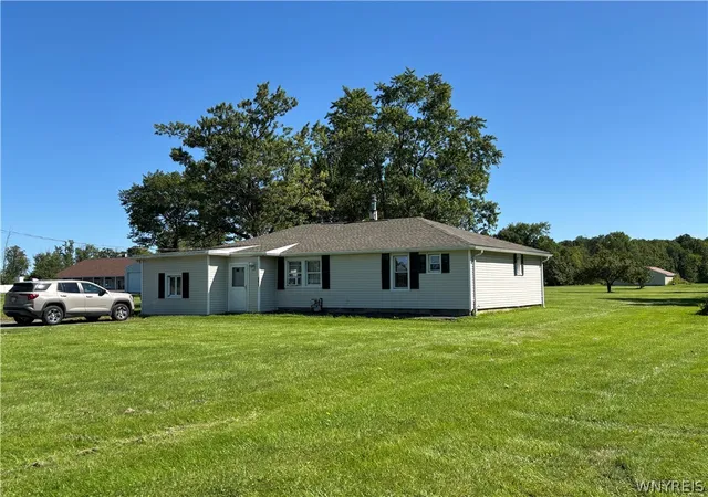 Photo 1 of Single family home for sale at 6615 S Transit Rd, Lockport, NY 14094 | MLS# B1714255 | Listing updated on 2026-09-15