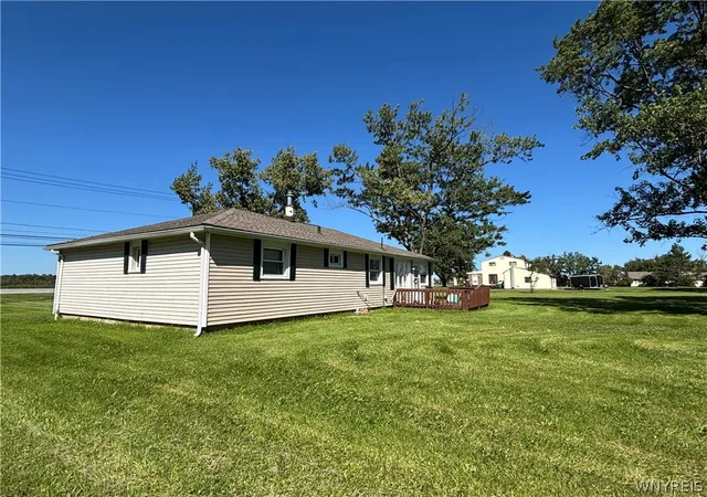 Photo 3 of Single family home for sale at 6615 S Transit Rd, Lockport, NY 14094 | MLS# B1714255 | Listing updated on 2026-09-15
