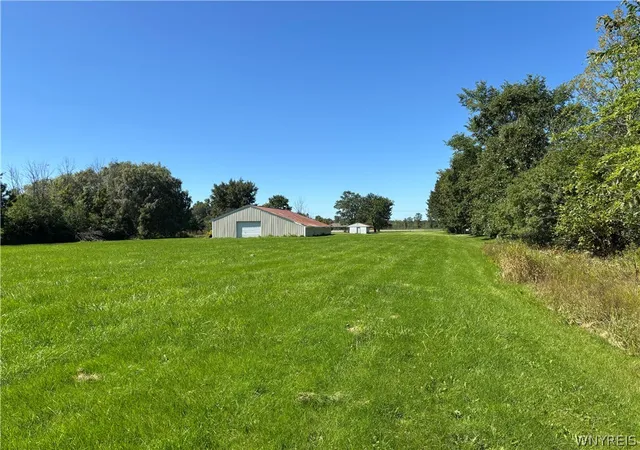 Photo 4 of Single family home for sale at 6615 S Transit Rd, Lockport, NY 14094 | MLS# B1714255 | Listing updated on 2026-09-15