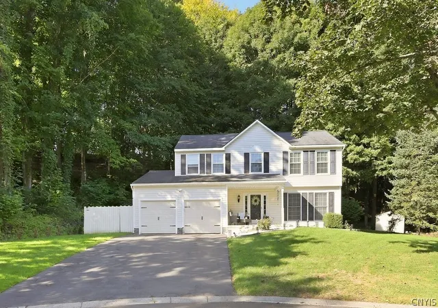 Photo 1 of Single family home for sale at 2 Chaucer Cir, Baldwinsville, NY 13027 | MLS# S1714904 | Listing updated on 2026-09-15