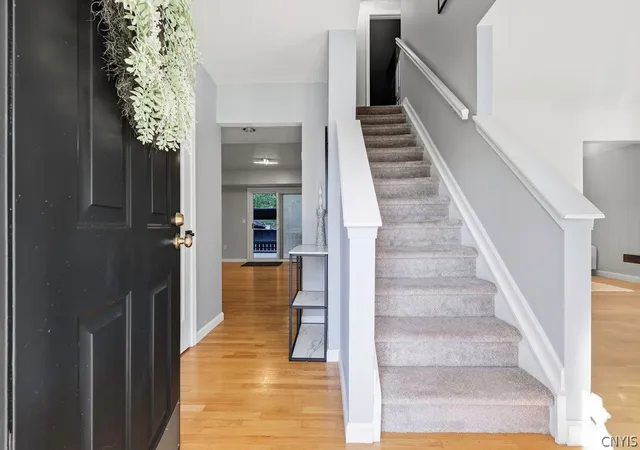 Photo 2 of Single family home for sale at 2 Chaucer Cir, Baldwinsville, NY 13027 | MLS# S1714904 | Listing updated on 2026-09-15
