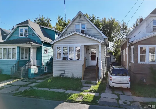 Photo 2 of Single family home for sale at 133 Newburgh Ave, Buffalo, NY 14211 | MLS# B1713560 | Listing updated on 2026-09-15
