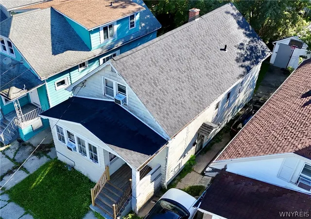 Photo 3 of Single family home for sale at 133 Newburgh Ave, Buffalo, NY 14211 | MLS# B1713560 | Listing updated on 2026-09-15