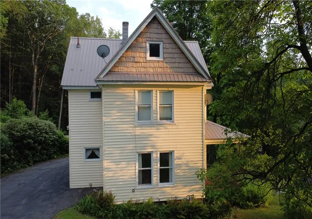 Photo 1 of Single family home for sale at 84 Peas Eddy Rd, Hancock, NY 13783 | MLS# R1714454 | Listing updated on 2026-09-15
