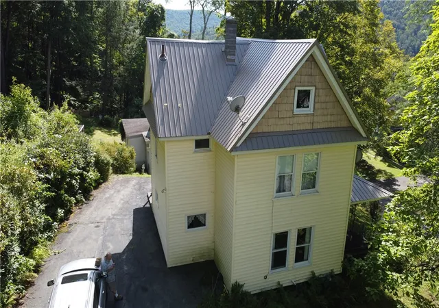 Photo 3 of Single family home for sale at 84 Peas Eddy Rd, Hancock, NY 13783 | MLS# R1714454 | Listing updated on 2026-09-15