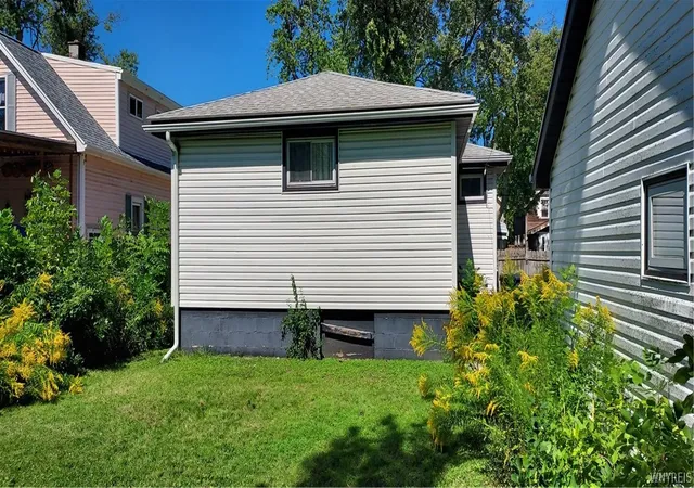 Photo 4 of Single family home for sale at 85 Amber St, Buffalo, NY 14220 | MLS# B1714010 | Listing updated on 2026-09-15