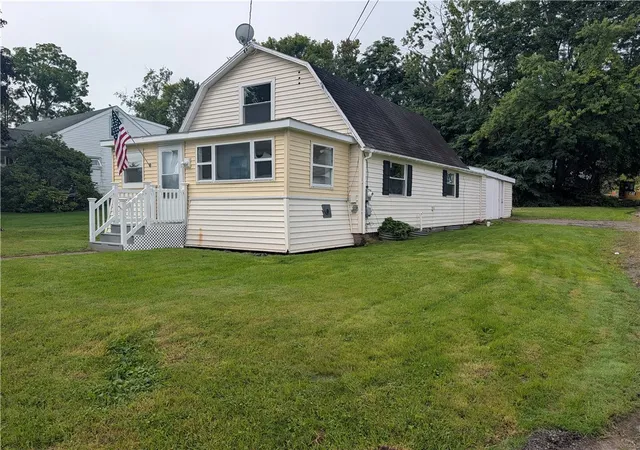 Photo 1 of Single family home for sale at 600 Medina St, Elmira, NY 14904 | MLS# R1714034 | Listing updated on 2026-09-15